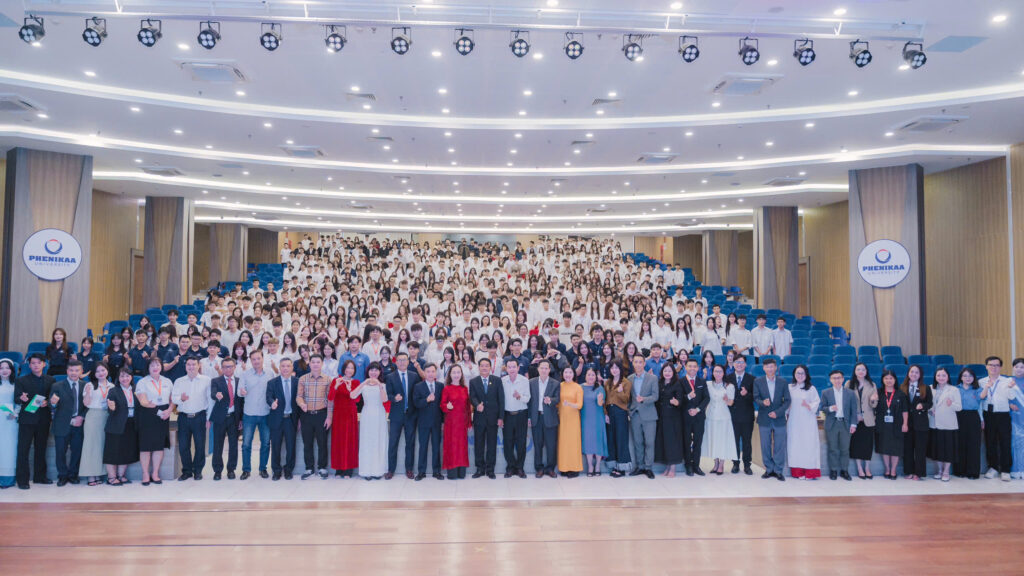 Luật sư Nguyễn Hồng Bách tham dự Chương trình Chào tân sinh viên Khóa 19 Khoa Luật – Đại học Phenikaa