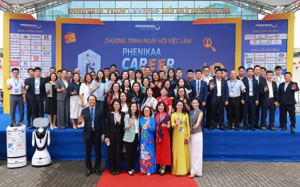 Công ty Luật Hồng Bách và Cộng sự tham gia Phenikaa Career Fair 2026